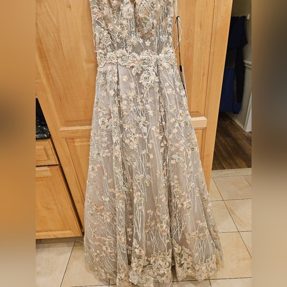 Mac Duggal A20131 Beaded Floral Dress NWT Size 2 - Picture 9 of 12